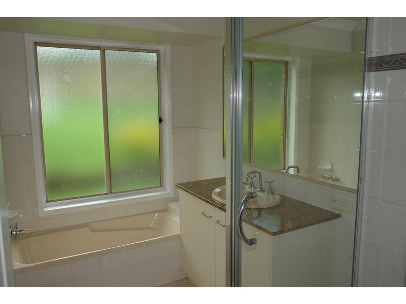 37 Gibson Cr, Bellbowrie QLD 4070